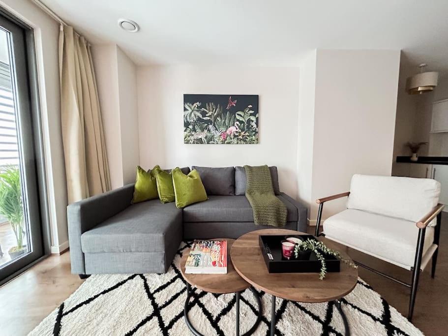 דירות לונדון Stylish Urban Sanctuary With Parking מראה חיצוני תמונה