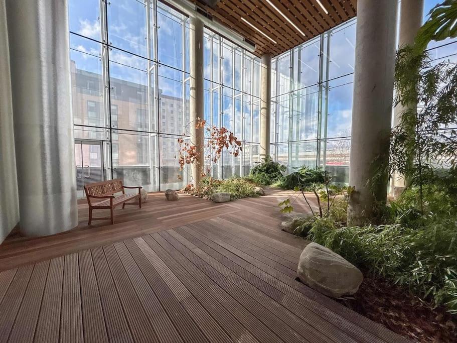 דירות לונדון Stylish Urban Sanctuary With Parking מראה חיצוני תמונה