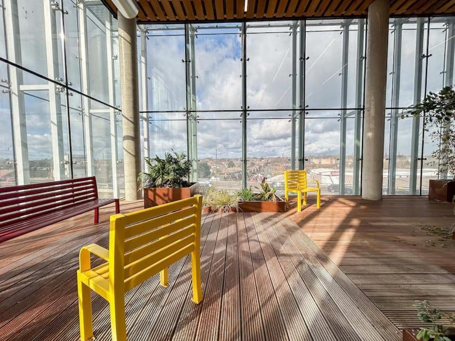 דירות לונדון Stylish Urban Sanctuary With Parking מראה חיצוני תמונה